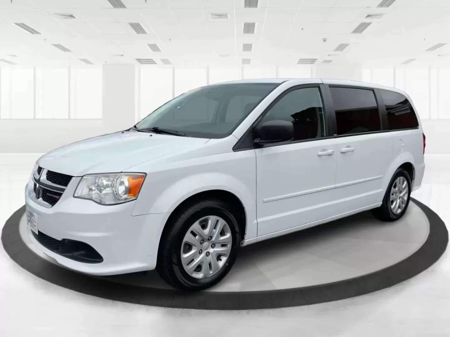 2014 Dodge Grand Caravan SE (2C4RDGBG7ER) with an 3.6L V-6 DOHC engine, located at 880 E. National Road, Vandalia, OH, 45377, (937) 908-9800, 39.891918, -84.183594 - Are you ready to elevate your family's adventures? Look no further than the 2014 Dodge Grand Caravan SE, an exceptional passenger van that perfectly balances comfort, convenience, and capability for growing families or those needing spacious transportation. Whether you're planning weekend getaways, - Photo#8