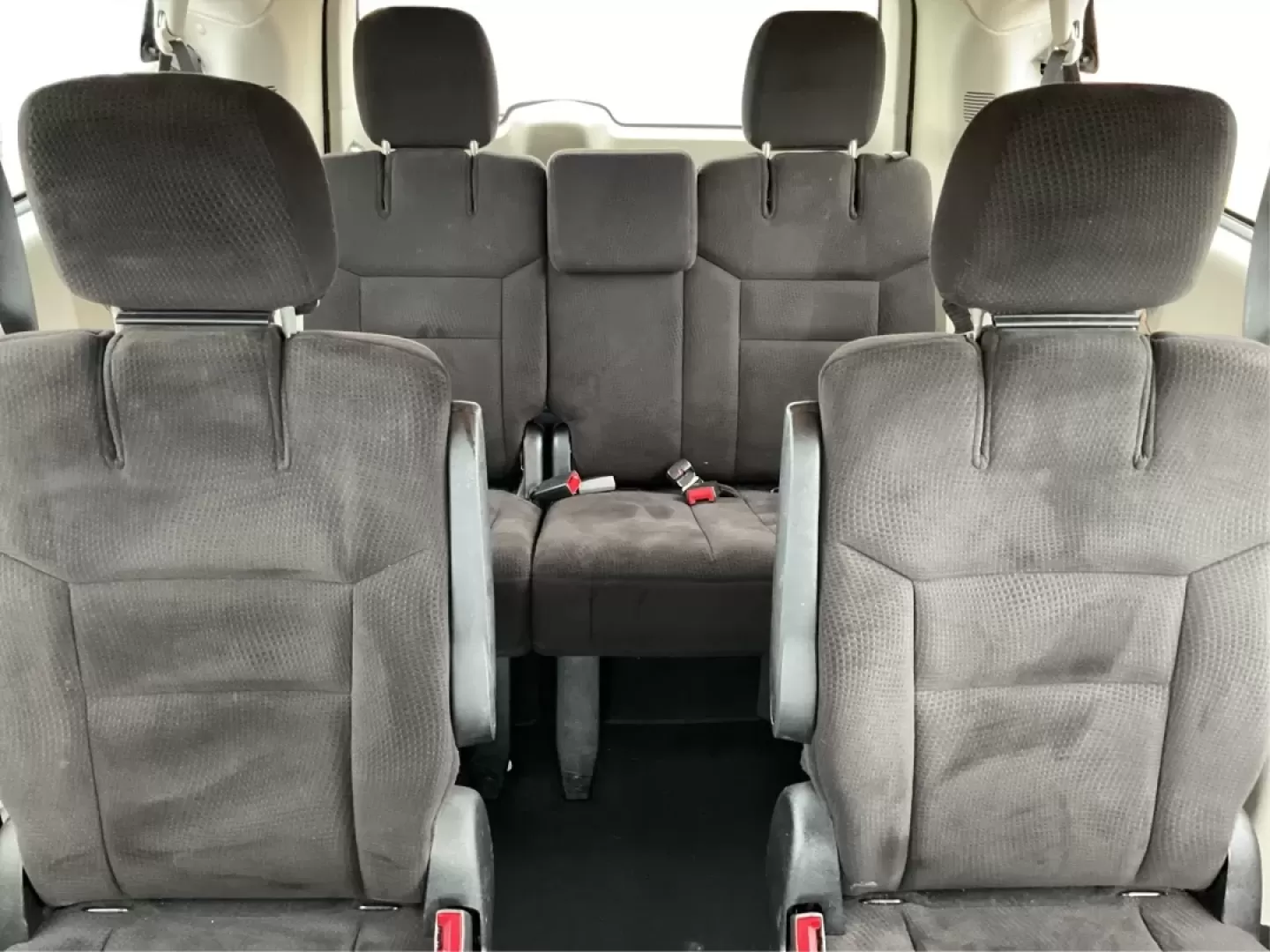 2014 Dodge Grand Caravan SE (2C4RDGBG7ER) with an 3.6L V-6 DOHC engine, located at 880 E. National Road, Vandalia, OH, 45377, (937) 908-9800, 39.891918, -84.183594 - Are you ready to elevate your family's adventures? Look no further than the 2014 Dodge Grand Caravan SE, an exceptional passenger van that perfectly balances comfort, convenience, and capability for growing families or those needing spacious transportation. Whether you're planning weekend getaways, - Photo#14