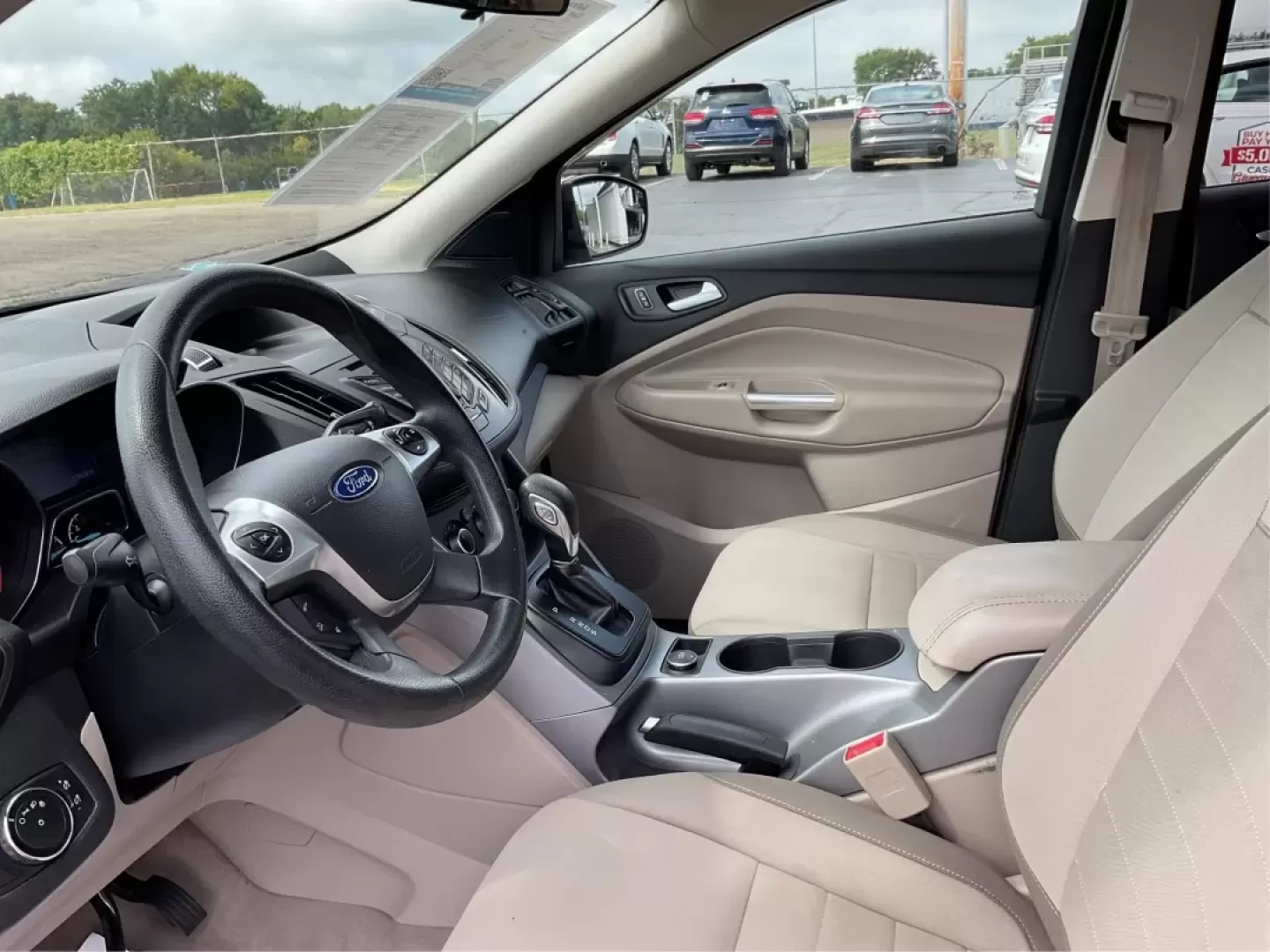 2015 Ford Escape SE (1FMCU9G93FU) with an Other engine, located at 880 E. National Road, Vandalia, OH, 45377, (937) 908-9800, 39.891918, -84.183594 - Discover the perfect blend of style, functionality, and reliability with this stunning 2015 Ford Escape SE, now available at Advantage Car and Credit in New Carlisle, OH. Whether you're a growing family, a daily commuter, or someone who loves weekend adventures, this versatile SUV checks all the box - Photo#9