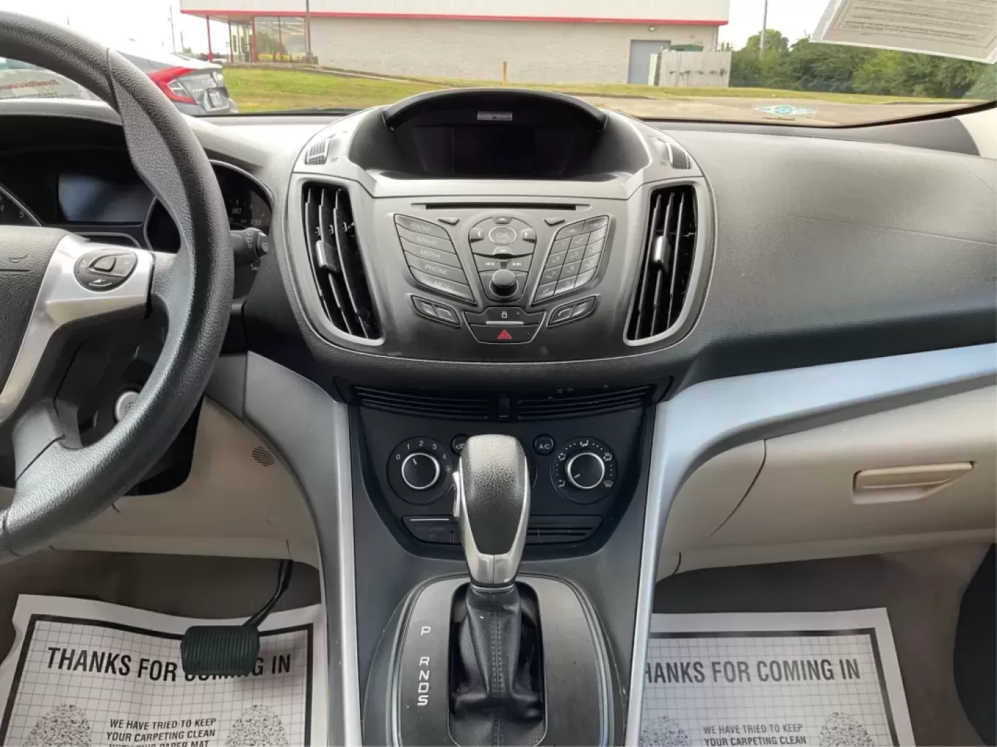 2015 Ford Escape SE (1FMCU9G93FU) with an Other engine, located at 880 E. National Road, Vandalia, OH, 45377, (937) 908-9800, 39.891918, -84.183594 - Discover the perfect blend of style, functionality, and reliability with this stunning 2015 Ford Escape SE, now available at Advantage Car and Credit in New Carlisle, OH. Whether you're a growing family, a daily commuter, or someone who loves weekend adventures, this versatile SUV checks all the box - Photo#13