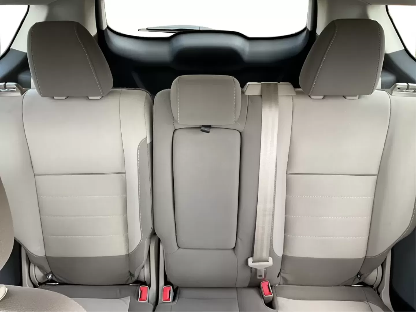 2015 Ford Escape SE (1FMCU9G93FU) with an Other engine, located at 880 E. National Road, Vandalia, OH, 45377, (937) 908-9800, 39.891918, -84.183594 - Discover the perfect blend of style, functionality, and reliability with this stunning 2015 Ford Escape SE, now available at Advantage Car and Credit in New Carlisle, OH. Whether you're a growing family, a daily commuter, or someone who loves weekend adventures, this versatile SUV checks all the box - Photo#14
