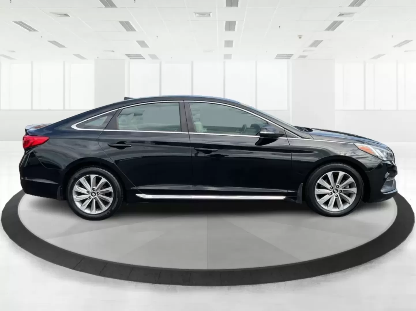 2016 Hyundai Sonata Sport (5NPE34AF2GH) with an 2.4L L4 DOHC 16V engine, 6-Speed Automatic transmission, located at 1099 N County Rd 25A , Troy, OH, 45373, (937) 908-9800, 40.057079, -84.212883 - ### Unlock Your Journey with the 2016 Hyundai Sonata Sport at Advantage Car and Credit - Fairborn<br /> <br /> Are you in the market for a vehicle that can effortlessly transition from daily commutes to weekend getaways? Look no further than the 2016 Hyundai Sonata Sport, available now at Advantage - Photo#1