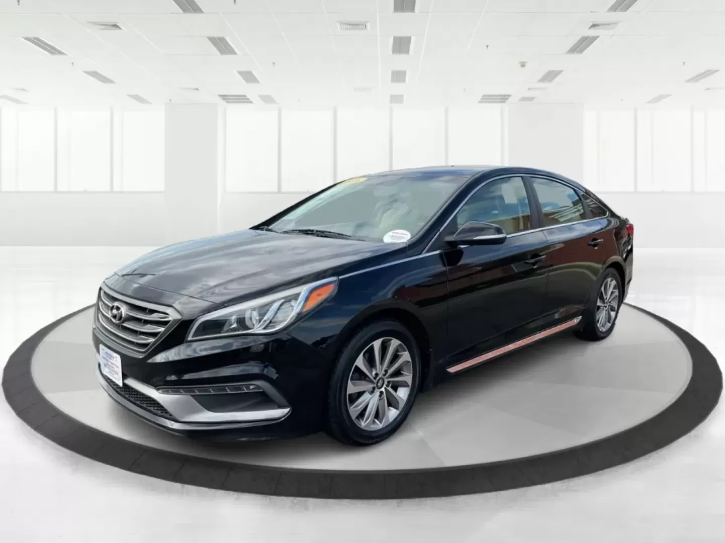 2016 Hyundai Sonata Sport (5NPE34AF2GH) with an 2.4L L4 DOHC 16V engine, 6-Speed Automatic transmission, located at 1099 N County Rd 25A , Troy, OH, 45373, (937) 908-9800, 40.057079, -84.212883 - ### Unlock Your Journey with the 2016 Hyundai Sonata Sport at Advantage Car and Credit - Fairborn<br /> <br /> Are you in the market for a vehicle that can effortlessly transition from daily commutes to weekend getaways? Look no further than the 2016 Hyundai Sonata Sport, available now at Advantage - Photo#8