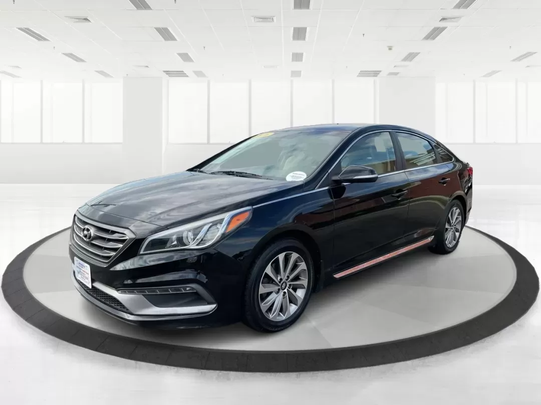 2016 Hyundai Sonata Sport (5NPE34AF2GH) with an 2.4L L4 DOHC 16V engine, 6-Speed Automatic transmission, located at 401 Woodman Dr, Riverside, OH, 45431, (937) 908-9800, 39.760899, -84.123421 - ### Unlock Your Journey with the 2016 Hyundai Sonata Sport at Advantage Car and Credit - Fairborn<br /> <br /> Are you in the market for a vehicle that can effortlessly transition from daily commutes to weekend getaways? Look no further than the 2016 Hyundai Sonata Sport, available now at Advantage - Photo#8