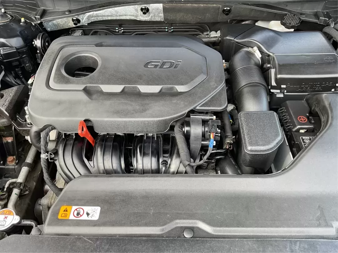 2016 Hyundai Sonata Sport (5NPE34AF2GH) with an 2.4L L4 DOHC 16V engine, 6-Speed Automatic transmission, located at 401 Woodman Dr, Riverside, OH, 45431, (937) 908-9800, 39.760899, -84.123421 - ### Unlock Your Journey with the 2016 Hyundai Sonata Sport at Advantage Car and Credit - Fairborn<br /> <br /> Are you in the market for a vehicle that can effortlessly transition from daily commutes to weekend getaways? Look no further than the 2016 Hyundai Sonata Sport, available now at Advantage - Photo#11