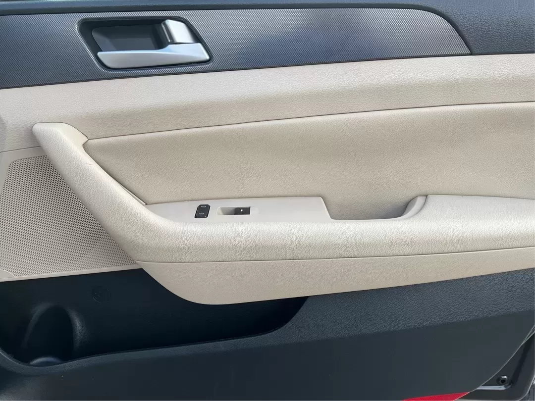 2016 Hyundai Sonata Sport (5NPE34AF2GH) with an 2.4L L4 DOHC 16V engine, 6-Speed Automatic transmission, located at 401 Woodman Dr, Riverside, OH, 45431, (937) 908-9800, 39.760899, -84.123421 - ### Unlock Your Journey with the 2016 Hyundai Sonata Sport at Advantage Car and Credit - Fairborn<br /> <br /> Are you in the market for a vehicle that can effortlessly transition from daily commutes to weekend getaways? Look no further than the 2016 Hyundai Sonata Sport, available now at Advantage - Photo#19