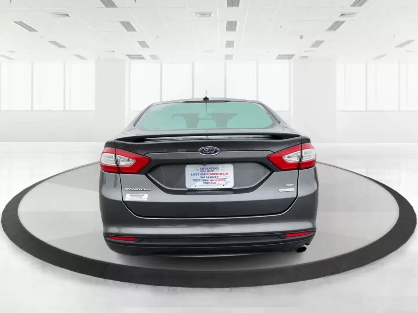 2016 Ford Fusion SE (3FA6P0HD1GR) with an Other engine, located at 1230 East Main St, Xenia, OH, 45385, (937) 908-9800, 39.688026, -83.910172 - **Experience Style and Comfort with the 2016 Ford Fusion SE at Advantage Car and Credit in Fairborn, OH!**<br /> <br /> Are you looking for a versatile sedan that fits seamlessly into your busy lifestyle? Whether you're a commuter tackling daily traffic, a growing family seeking comfort on the road, - Photo#3