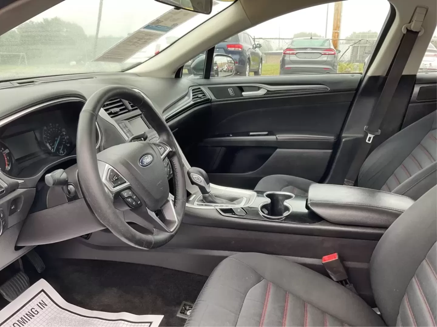 2016 Ford Fusion SE (3FA6P0HD1GR) with an Other engine, located at 1230 East Main St, Xenia, OH, 45385, (937) 908-9800, 39.688026, -83.910172 - **Experience Style and Comfort with the 2016 Ford Fusion SE at Advantage Car and Credit in Fairborn, OH!**<br /> <br /> Are you looking for a versatile sedan that fits seamlessly into your busy lifestyle? Whether you're a commuter tackling daily traffic, a growing family seeking comfort on the road, - Photo#9