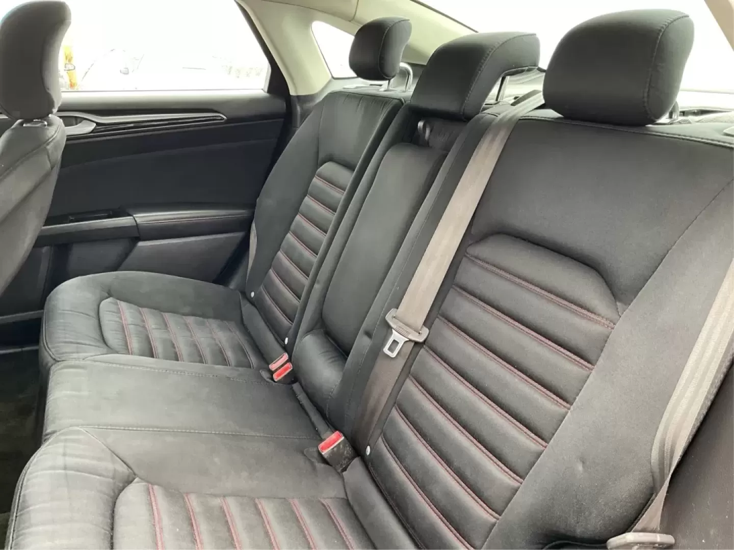 2016 Ford Fusion SE (3FA6P0HD1GR) with an Other engine, located at 1230 East Main St, Xenia, OH, 45385, (937) 908-9800, 39.688026, -83.910172 - **Experience Style and Comfort with the 2016 Ford Fusion SE at Advantage Car and Credit in Fairborn, OH!**<br /> <br /> Are you looking for a versatile sedan that fits seamlessly into your busy lifestyle? Whether you're a commuter tackling daily traffic, a growing family seeking comfort on the road, - Photo#10