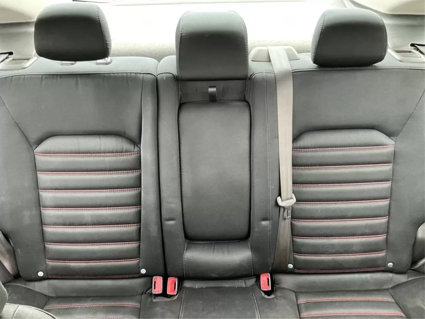 2016 Ford Fusion SE (3FA6P0HD1GR) with an Other engine, located at 1230 East Main St, Xenia, OH, 45385, (937) 908-9800, 39.688026, -83.910172 - **Experience Style and Comfort with the 2016 Ford Fusion SE at Advantage Car and Credit in Fairborn, OH!**<br /> <br /> Are you looking for a versatile sedan that fits seamlessly into your busy lifestyle? Whether you're a commuter tackling daily traffic, a growing family seeking comfort on the road, - Photo#14