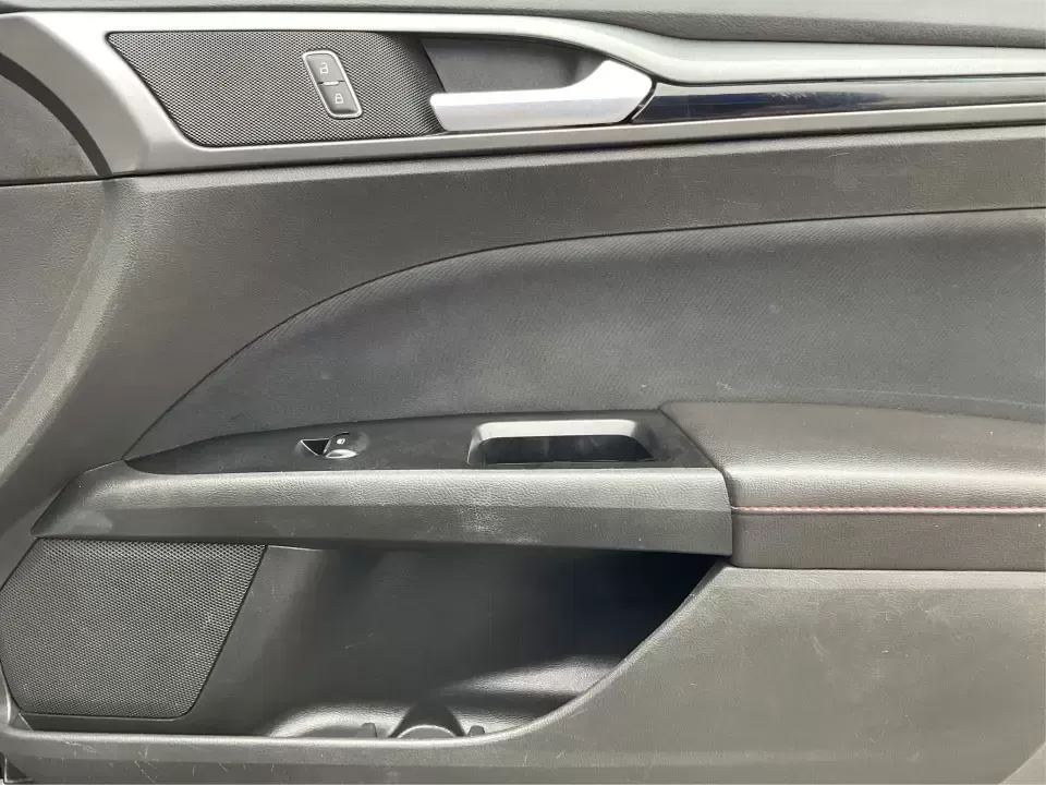 2016 Ford Fusion SE (3FA6P0HD1GR) with an 1.5L L4 DOHC 16V engine, 6-Speed Automatic transmission, located at 1099 N County Rd 25A , Troy, OH, 45373, (937) 908-9800, 40.057079, -84.212883 - **Experience Style and Comfort with the 2016 Ford Fusion SE at Advantage Car and Credit in Fairborn, OH!**<br /> <br /> Are you looking for a versatile sedan that fits seamlessly into your busy lifestyle? Whether you're a commuter tackling daily traffic, a growing family seeking comfort on the road, - Photo#20