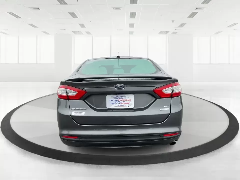 2016 Ford Fusion SE (3FA6P0HD1GR) with an 1.5L L4 DOHC 16V engine, 6-Speed Automatic transmission, located at 1230 East Main St, Xenia, OH, 45385, (937) 908-9800, 39.688026, -83.910172 - **Experience Style and Comfort with the 2016 Ford Fusion SE at Advantage Car and Credit in Fairborn, OH!**<br /> <br /> Are you looking for a versatile sedan that fits seamlessly into your busy lifestyle? Whether you're a commuter tackling daily traffic, a growing family seeking comfort on the road, - Photo#3