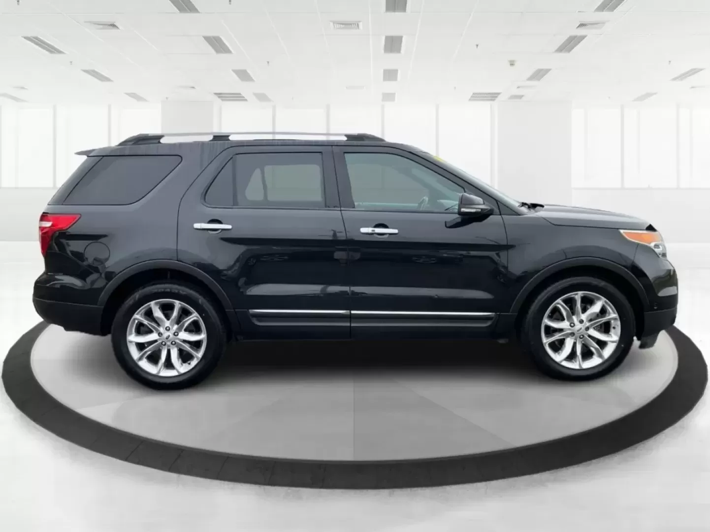 2015 Ford Explorer Limited (1FM5K8F84FG) with an 3.5L V-6 DOHC engine, located at 8750 N County Rd 25A, Piqua, OH, 45356, (937) 908-9800, 40.164391, -84.232513 - **Adventure Awaits in the 2015 Ford Explorer Limited at Advantage Car and Credit - Piqua!**<br /> <br /> Whether you're a growing family in need of a spacious vehicle or an adventurous spirit looking for the perfect road trip companion, this 2015 Ford Explorer Limited is ready to elevate your lifest - Photo#1