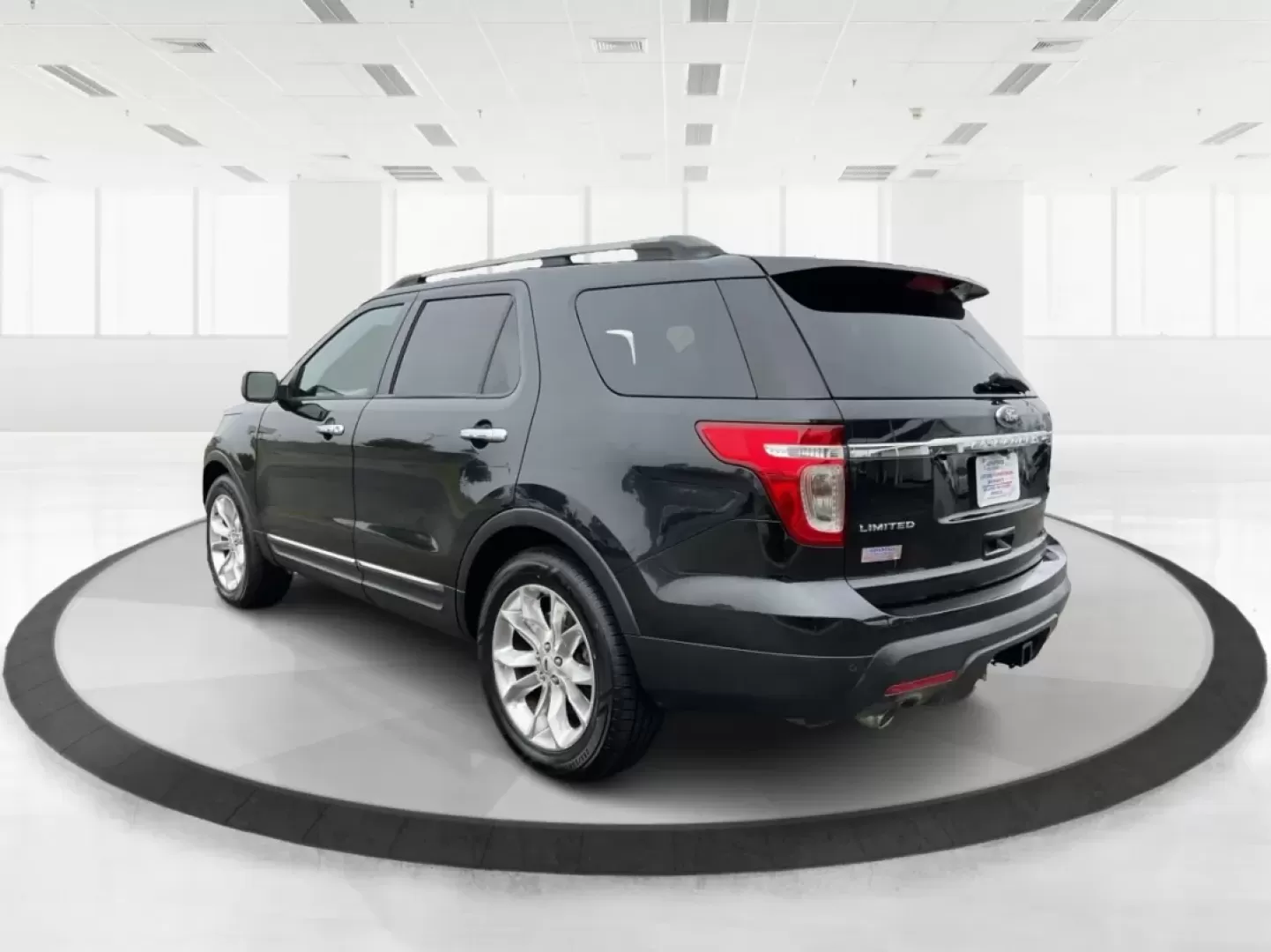 2015 Ford Explorer Limited (1FM5K8F84FG) with an 3.5L V-6 DOHC engine, located at 8750 N County Rd 25A, Piqua, OH, 45356, (937) 908-9800, 40.164391, -84.232513 - **Adventure Awaits in the 2015 Ford Explorer Limited at Advantage Car and Credit - Piqua!**<br /> <br /> Whether you're a growing family in need of a spacious vehicle or an adventurous spirit looking for the perfect road trip companion, this 2015 Ford Explorer Limited is ready to elevate your lifest - Photo#4