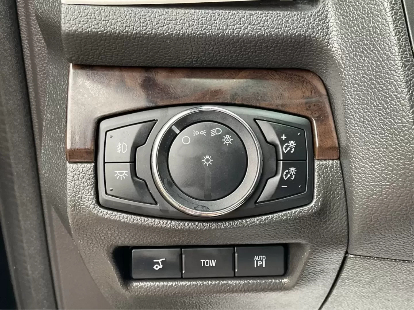 2015 Ford Explorer Limited (1FM5K8F84FG) with an 3.5L V-6 DOHC engine, located at 8750 N County Rd 25A, Piqua, OH, 45356, (937) 908-9800, 40.164391, -84.232513 - **Adventure Awaits in the 2015 Ford Explorer Limited at Advantage Car and Credit - Piqua!**<br /> <br /> Whether you're a growing family in need of a spacious vehicle or an adventurous spirit looking for the perfect road trip companion, this 2015 Ford Explorer Limited is ready to elevate your lifest - Photo#17