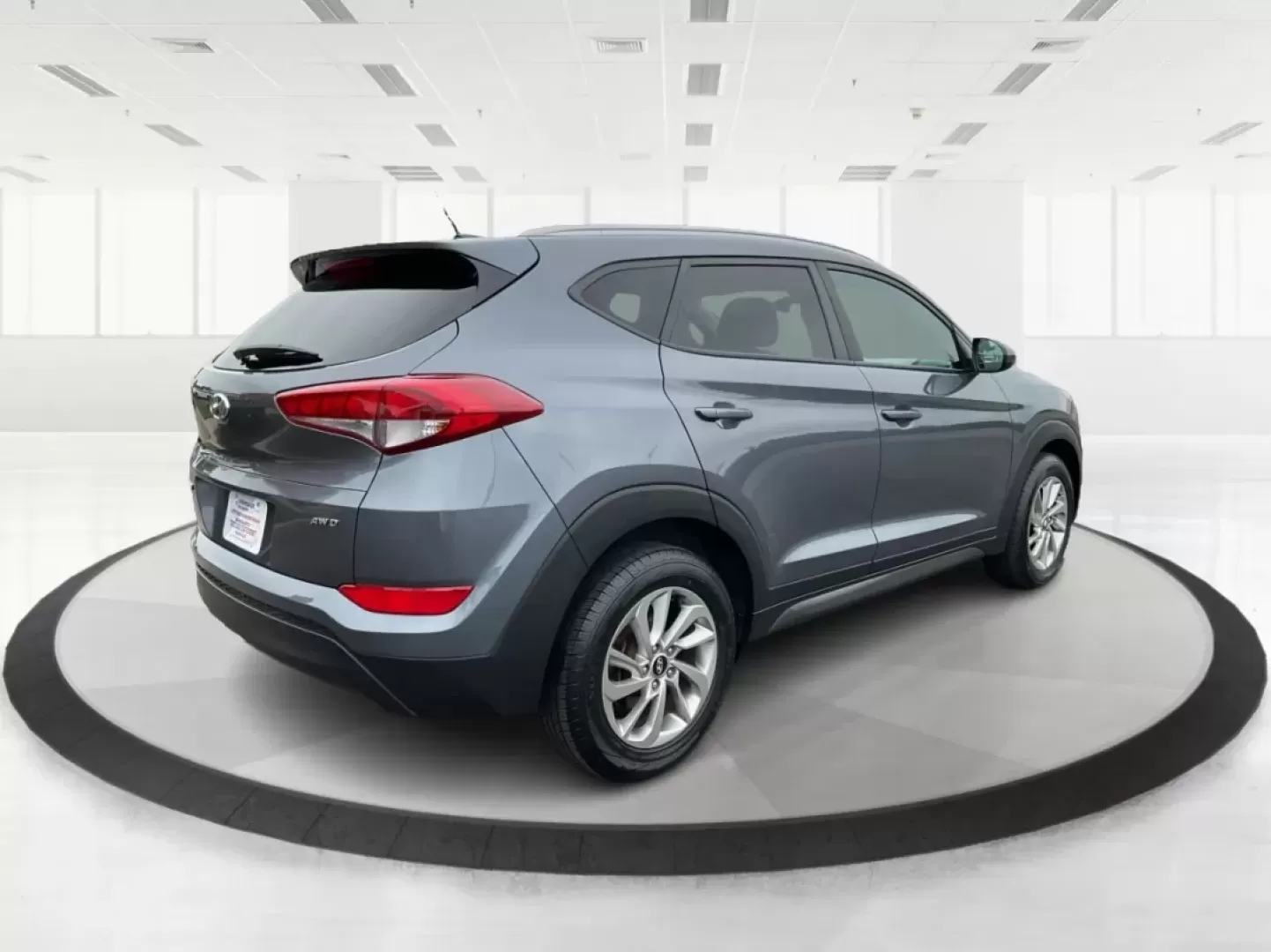 2016 Hyundai Tucson SE (KM8J3CA43GU) with an Nu 2L I-4 gasoline direct injection engine, located at 880 E. National Road, Vandalia, OH, 45377, (937) 908-9800, 39.891918, -84.183594 - **Elevate Your Daily Drive with the 2016 Hyundai Tucson SE Perfect for Your Active Lifestyle!**<br /> <br /> Are you in search of a reliable vehicle that fits your busy lifestyle? The 2016 Hyundai Tucson SE, available now at Advantage Car and Credit in Piqua, OH, is the ultimate SUV for those on th - Photo#2