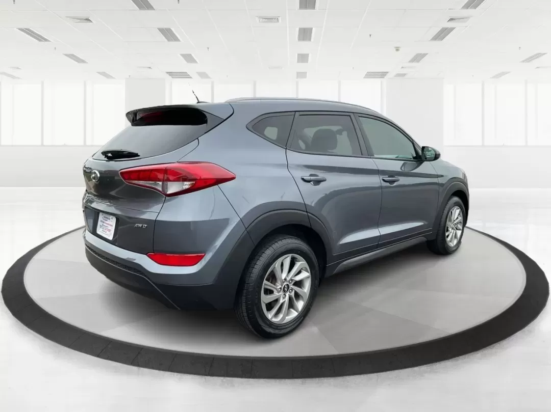 2016 Hyundai Tucson SE (KM8J3CA43GU) with an Nu 2L I-4 gasoline direct injection engine, located at 880 E. National Road, Vandalia, OH, 45377, (937) 908-9800, 39.891918, -84.183594 - **Elevate Your Daily Drive with the 2016 Hyundai Tucson SE Perfect for Your Active Lifestyle!**<br /> <br /> Are you in search of a reliable vehicle that fits your busy lifestyle? The 2016 Hyundai Tucson SE, available now at Advantage Car and Credit in Piqua, OH, is the ultimate SUV for those on th - Photo#2