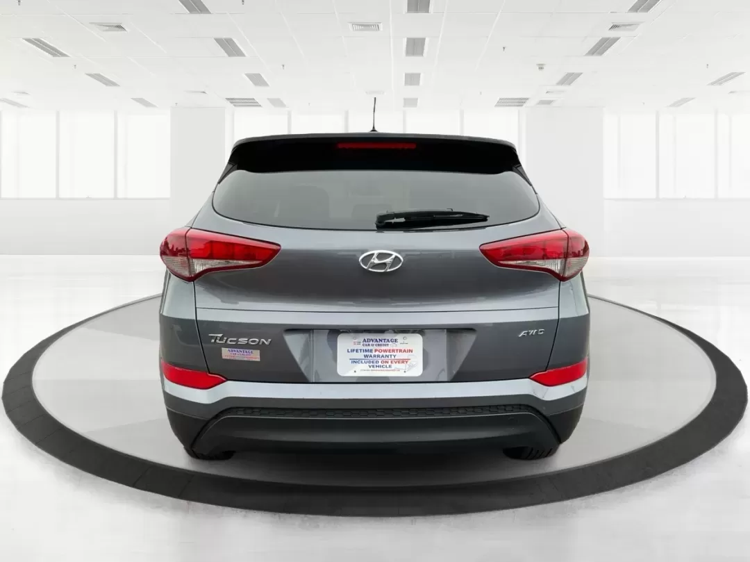 2016 Hyundai Tucson SE (KM8J3CA43GU) with an Nu 2L I-4 gasoline direct injection engine, located at 880 E. National Road, Vandalia, OH, 45377, (937) 908-9800, 39.891918, -84.183594 - **Elevate Your Daily Drive with the 2016 Hyundai Tucson SE Perfect for Your Active Lifestyle!**<br /> <br /> Are you in search of a reliable vehicle that fits your busy lifestyle? The 2016 Hyundai Tucson SE, available now at Advantage Car and Credit in Piqua, OH, is the ultimate SUV for those on th - Photo#3