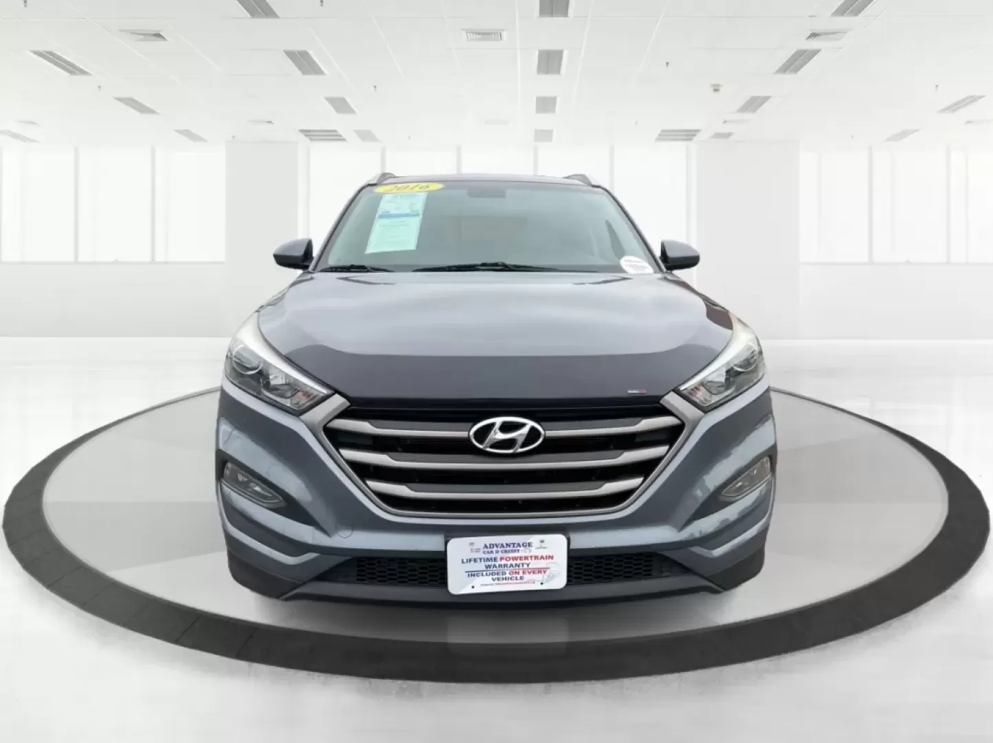 2016 Hyundai Tucson SE (KM8J3CA43GU) with an Nu 2L I-4 gasoline direct injection engine, located at 880 E. National Road, Vandalia, OH, 45377, (937) 908-9800, 39.891918, -84.183594 - **Elevate Your Daily Drive with the 2016 Hyundai Tucson SE Perfect for Your Active Lifestyle!**<br /> <br /> Are you in search of a reliable vehicle that fits your busy lifestyle? The 2016 Hyundai Tucson SE, available now at Advantage Car and Credit in Piqua, OH, is the ultimate SUV for those on th - Photo#7