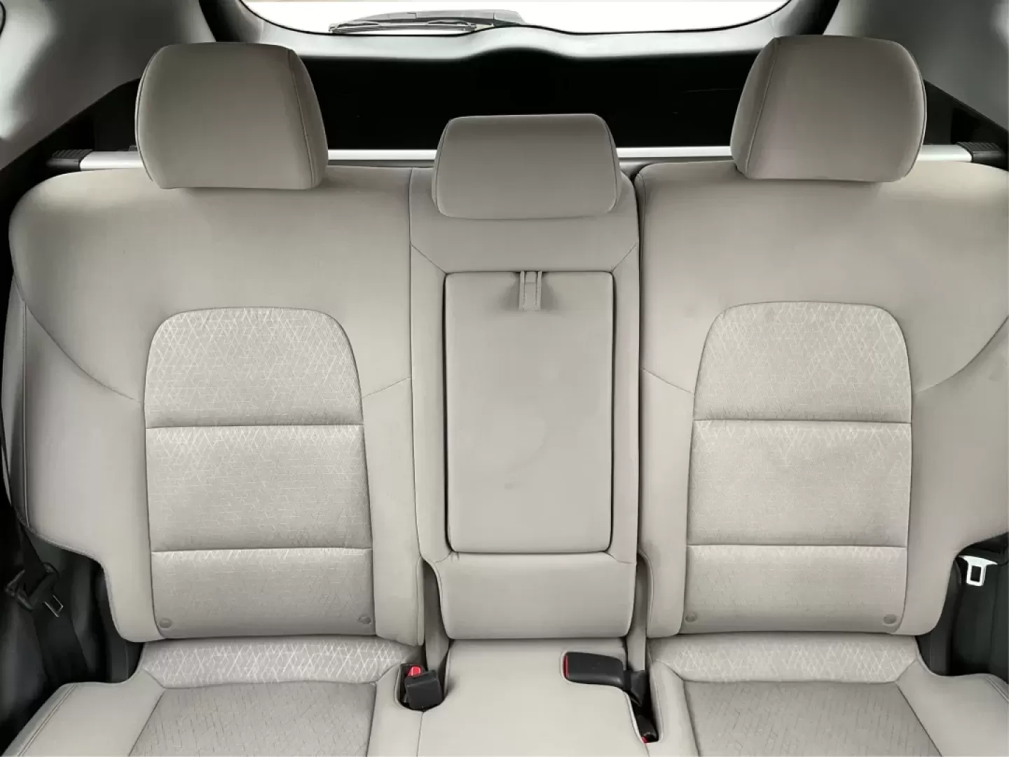 2016 Hyundai Tucson SE (KM8J3CA43GU) with an Nu 2L I-4 gasoline direct injection engine, located at 880 E. National Road, Vandalia, OH, 45377, (937) 908-9800, 39.891918, -84.183594 - **Elevate Your Daily Drive with the 2016 Hyundai Tucson SE Perfect for Your Active Lifestyle!**<br /> <br /> Are you in search of a reliable vehicle that fits your busy lifestyle? The 2016 Hyundai Tucson SE, available now at Advantage Car and Credit in Piqua, OH, is the ultimate SUV for those on th - Photo#13