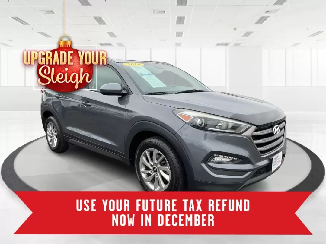 2016 Hyundai Tucson SE (KM8J3CA43GU) with an Nu 2L I-4 gasoline direct injection engine, located at 880 E. National Road, Vandalia, OH, 45377, (937) 908-9800, 39.891918, -84.183594 - **Elevate Your Daily Drive with the 2016 Hyundai Tucson SE Perfect for Your Active Lifestyle!**<br /> <br /> Are you in search of a reliable vehicle that fits your busy lifestyle? The 2016 Hyundai Tucson SE, available now at Advantage Car and Credit in Piqua, OH, is the ultimate SUV for those on th - Photo#0