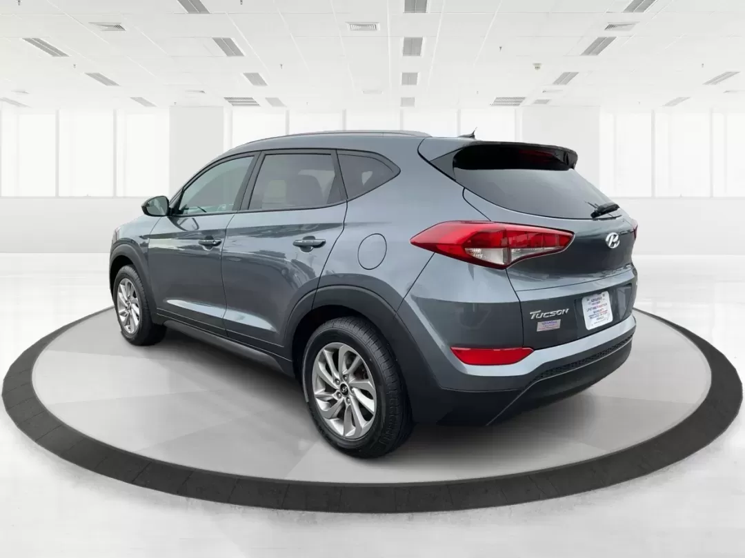 2016 Hyundai Tucson SE (KM8J3CA43GU) with an Nu 2L I-4 gasoline direct injection engine, 6A transmission, located at 1230 East Main St, Xenia, OH, 45385, (937) 908-9800, 39.688026, -83.910172 - **Elevate Your Daily Drive with the 2016 Hyundai Tucson SE Perfect for Your Active Lifestyle!**<br /> <br /> Are you in search of a reliable vehicle that fits your busy lifestyle? The 2016 Hyundai Tucson SE, available now at Advantage Car and Credit in Piqua, OH, is the ultimate SUV for those on th - Photo#4