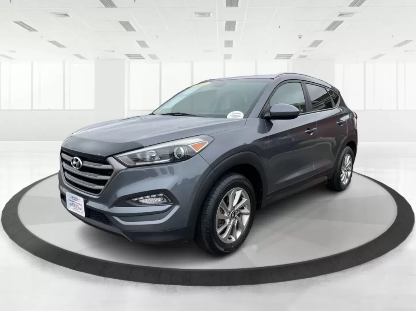 2016 Hyundai Tucson SE (KM8J3CA43GU) with an Nu 2L I-4 gasoline direct injection engine, 6A transmission, located at 1230 East Main St, Xenia, OH, 45385, (937) 908-9800, 39.688026, -83.910172 - **Elevate Your Daily Drive with the 2016 Hyundai Tucson SE Perfect for Your Active Lifestyle!**<br /> <br /> Are you in search of a reliable vehicle that fits your busy lifestyle? The 2016 Hyundai Tucson SE, available now at Advantage Car and Credit in Piqua, OH, is the ultimate SUV for those on th - Photo#8