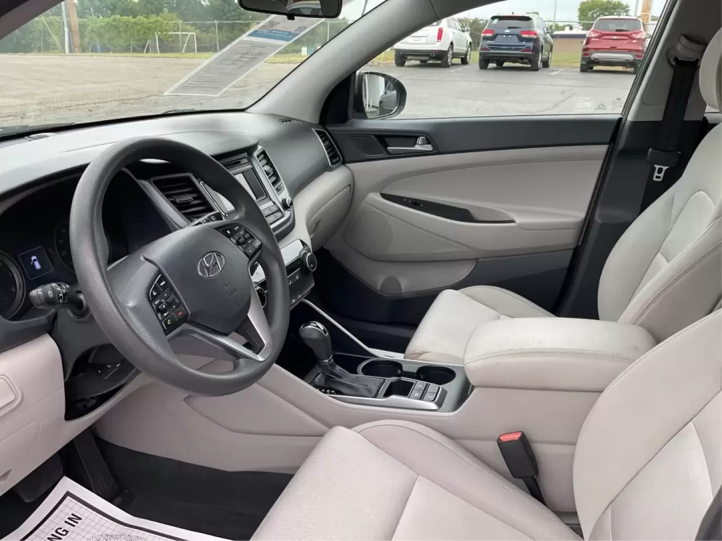 2016 Hyundai Tucson SE (KM8J3CA43GU) with an Nu 2L I-4 gasoline direct injection engine, 6A transmission, located at 1230 East Main St, Xenia, OH, 45385, (937) 908-9800, 39.688026, -83.910172 - **Elevate Your Daily Drive with the 2016 Hyundai Tucson SE Perfect for Your Active Lifestyle!**<br /> <br /> Are you in search of a reliable vehicle that fits your busy lifestyle? The 2016 Hyundai Tucson SE, available now at Advantage Car and Credit in Piqua, OH, is the ultimate SUV for those on th - Photo#9