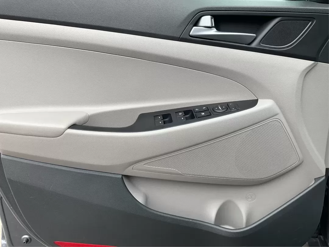 2016 Hyundai Tucson SE (KM8J3CA43GU) with an Nu 2L I-4 gasoline direct injection engine, 6A transmission, located at 1230 East Main St, Xenia, OH, 45385, (937) 908-9800, 39.688026, -83.910172 - **Elevate Your Daily Drive with the 2016 Hyundai Tucson SE Perfect for Your Active Lifestyle!**<br /> <br /> Are you in search of a reliable vehicle that fits your busy lifestyle? The 2016 Hyundai Tucson SE, available now at Advantage Car and Credit in Piqua, OH, is the ultimate SUV for those on th - Photo#18