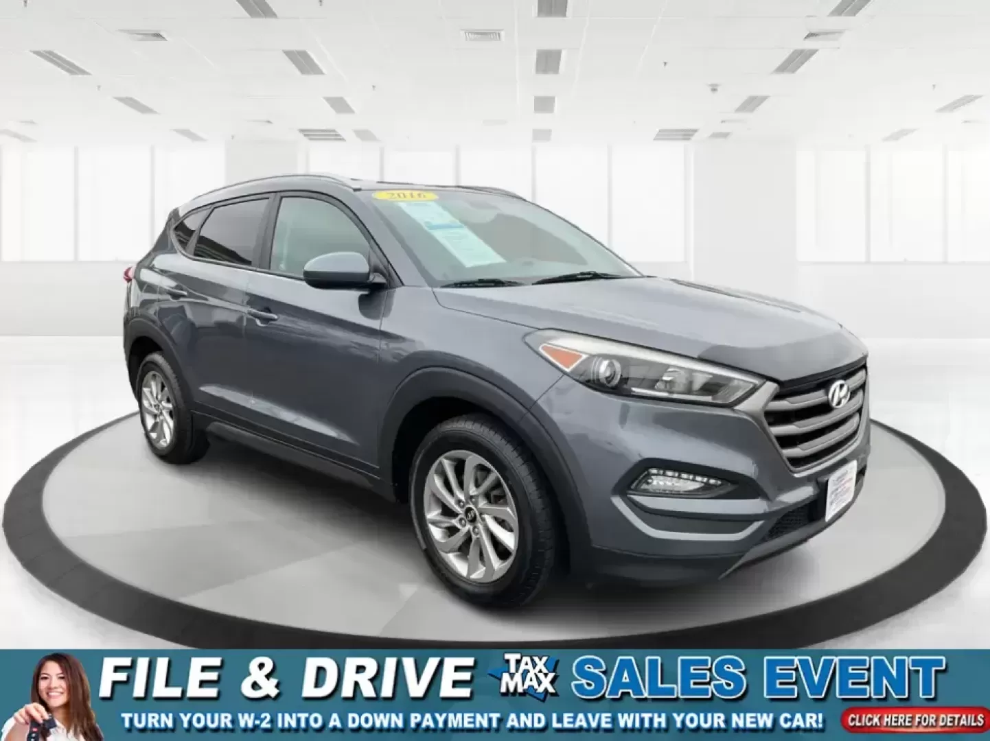 2016 Hyundai Tucson SE (KM8J3CA43GU) with an Nu 2L I-4 gasoline direct injection engine, 6A transmission, located at 1099 N County Rd 25A , Troy, OH, 45373, (937) 908-9800, 40.057079, -84.212883 - **Elevate Your Daily Drive with the 2016 Hyundai Tucson SE Perfect for Your Active Lifestyle!**<br /> <br /> Are you in search of a reliable vehicle that fits your busy lifestyle? The 2016 Hyundai Tucson SE, available now at Advantage Car and Credit in Piqua, OH, is the ultimate SUV for those on th - Photo#0