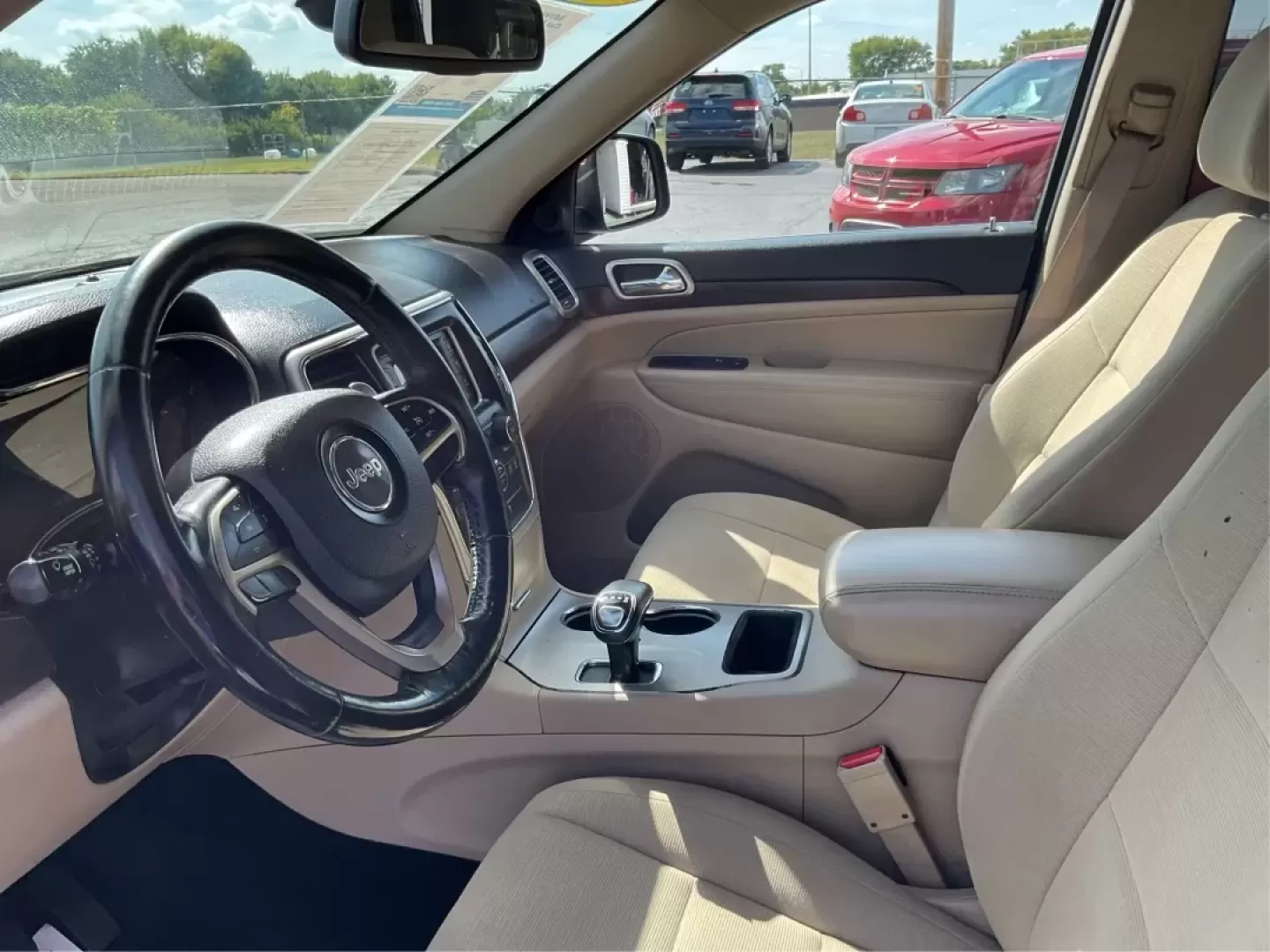 2015 Jeep Grand Cherokee Laredo (1C4RJFAG3FC) with an 3.6L V-6 DOHC engine, located at 4508 South Dixie Dr, Moraine, OH, 45439, (937) 908-9800, 39.689976, -84.218452 - **Adventure Awaits with This 2015 Jeep Grand Cherokee Laredo! Perfect for Families and Explorers Alike!**<br /> <br /> Are you ready to elevate your lifestyle with a vehicle that blends rugged capability with everyday comfort? Look no further than this stunning 2015 Jeep Grand Cherokee Laredo, perfe - Photo#9