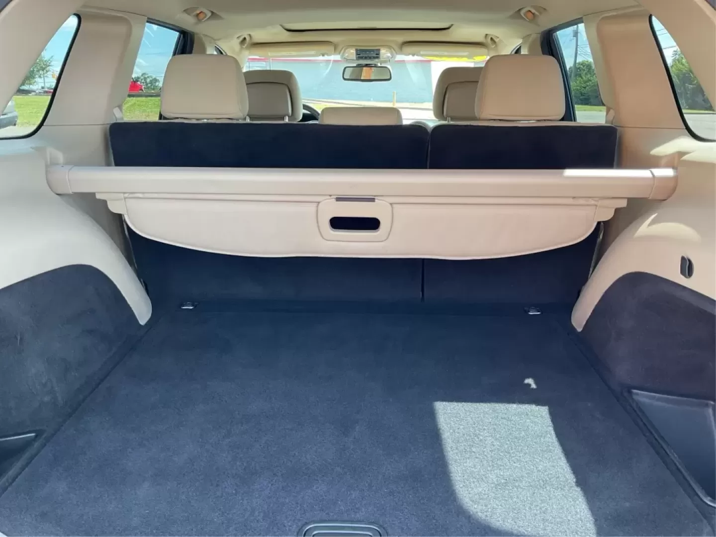 2015 Jeep Grand Cherokee Laredo (1C4RJFAG3FC) with an 3.6L V-6 DOHC engine, located at 4508 South Dixie Dr, Moraine, OH, 45439, (937) 908-9800, 39.689976, -84.218452 - **Adventure Awaits with This 2015 Jeep Grand Cherokee Laredo! Perfect for Families and Explorers Alike!**<br /> <br /> Are you ready to elevate your lifestyle with a vehicle that blends rugged capability with everyday comfort? Look no further than this stunning 2015 Jeep Grand Cherokee Laredo, perfe - Photo#12