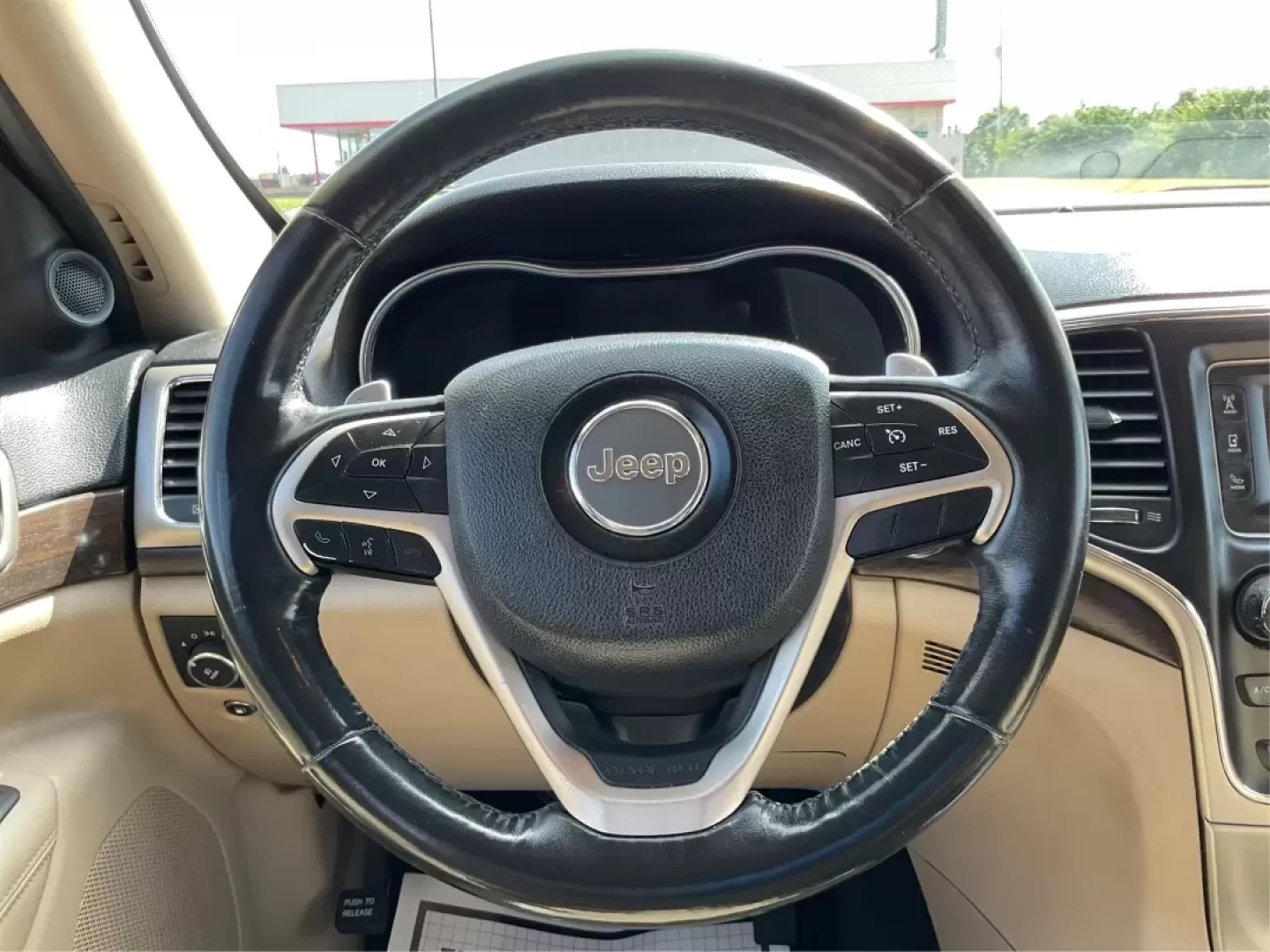 2015 Jeep Grand Cherokee Laredo (1C4RJFAG3FC) with an 3.6L V-6 DOHC engine, located at 4508 South Dixie Dr, Moraine, OH, 45439, (937) 908-9800, 39.689976, -84.218452 - **Adventure Awaits with This 2015 Jeep Grand Cherokee Laredo! Perfect for Families and Explorers Alike!**<br /> <br /> Are you ready to elevate your lifestyle with a vehicle that blends rugged capability with everyday comfort? Look no further than this stunning 2015 Jeep Grand Cherokee Laredo, perfe - Photo#16