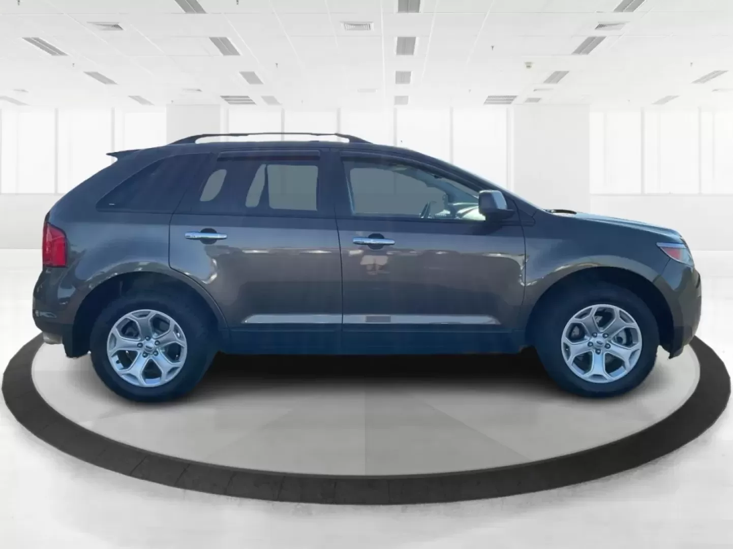 2011 Ford Edge SEL (2FMDK4JC9BB) with an 3.5L V-6 DOHC engine, located at 4508 South Dixie Dr, Moraine, OH, 45439, (937) 908-9800, 39.689976, -84.218452 - **Adventure Awaits with the 2011 Ford Edge SEL Perfect for Family Road Trips and Daily Commuting!**<br /> <br /> Are you ready to elevate your driving experience with a perfect blend of style, comfort, and capability? Look no further than this stunning 2011 Ford Edge SEL, ideal for families seeking - Photo#1