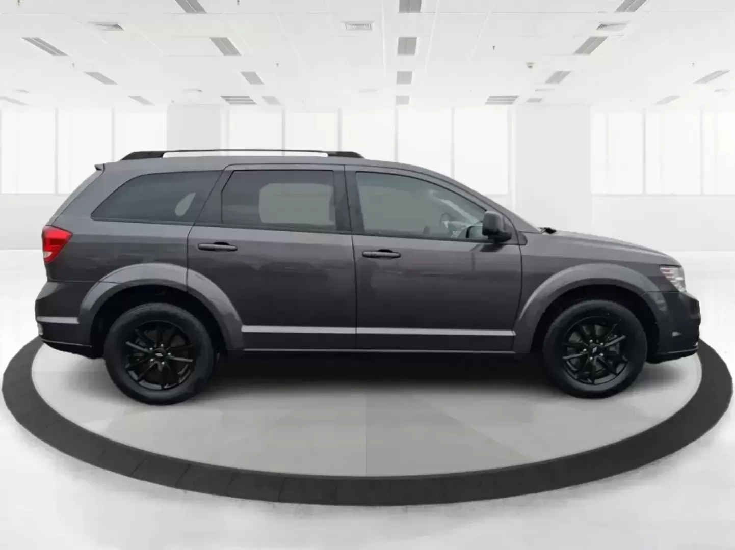 2019 Dodge Journey SE (3C4PDCBB0KT) with an 2.4L L6 DOHC 16V engine, 4A transmission, located at 1230 East Main St, Xenia, OH, 45385, (937) 908-9800, 39.688026, -83.910172 - ### Discover Your Next Adventure with the 2019 Dodge Journey SE Perfect for Growing Families!<br /> <br /> Are you looking for a reliable and spacious SUV that can accommodate your family's needs and adventures? Look no further than this 2019 Dodge Journey SE, now available at Advantage Car and Cre - Photo#1