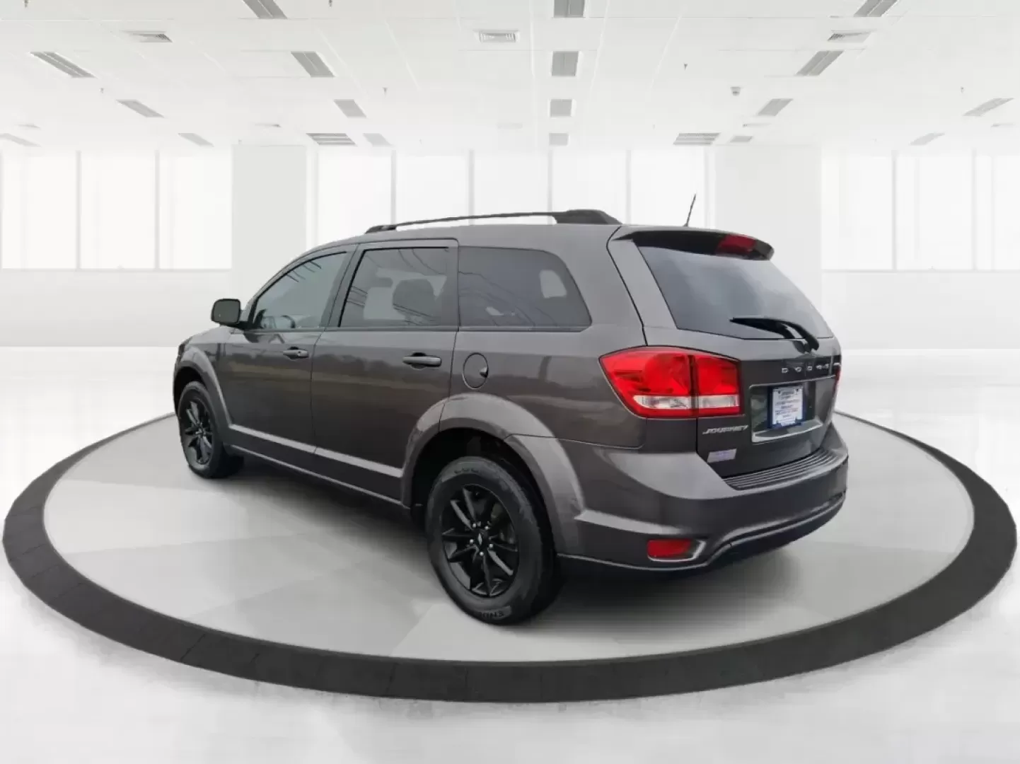 2019 Dodge Journey SE (3C4PDCBB0KT) with an 2.4L L6 DOHC 16V engine, 4A transmission, located at 1230 East Main St, Xenia, OH, 45385, (937) 908-9800, 39.688026, -83.910172 - ### Discover Your Next Adventure with the 2019 Dodge Journey SE Perfect for Growing Families!<br /> <br /> Are you looking for a reliable and spacious SUV that can accommodate your family's needs and adventures? Look no further than this 2019 Dodge Journey SE, now available at Advantage Car and Cre - Photo#4