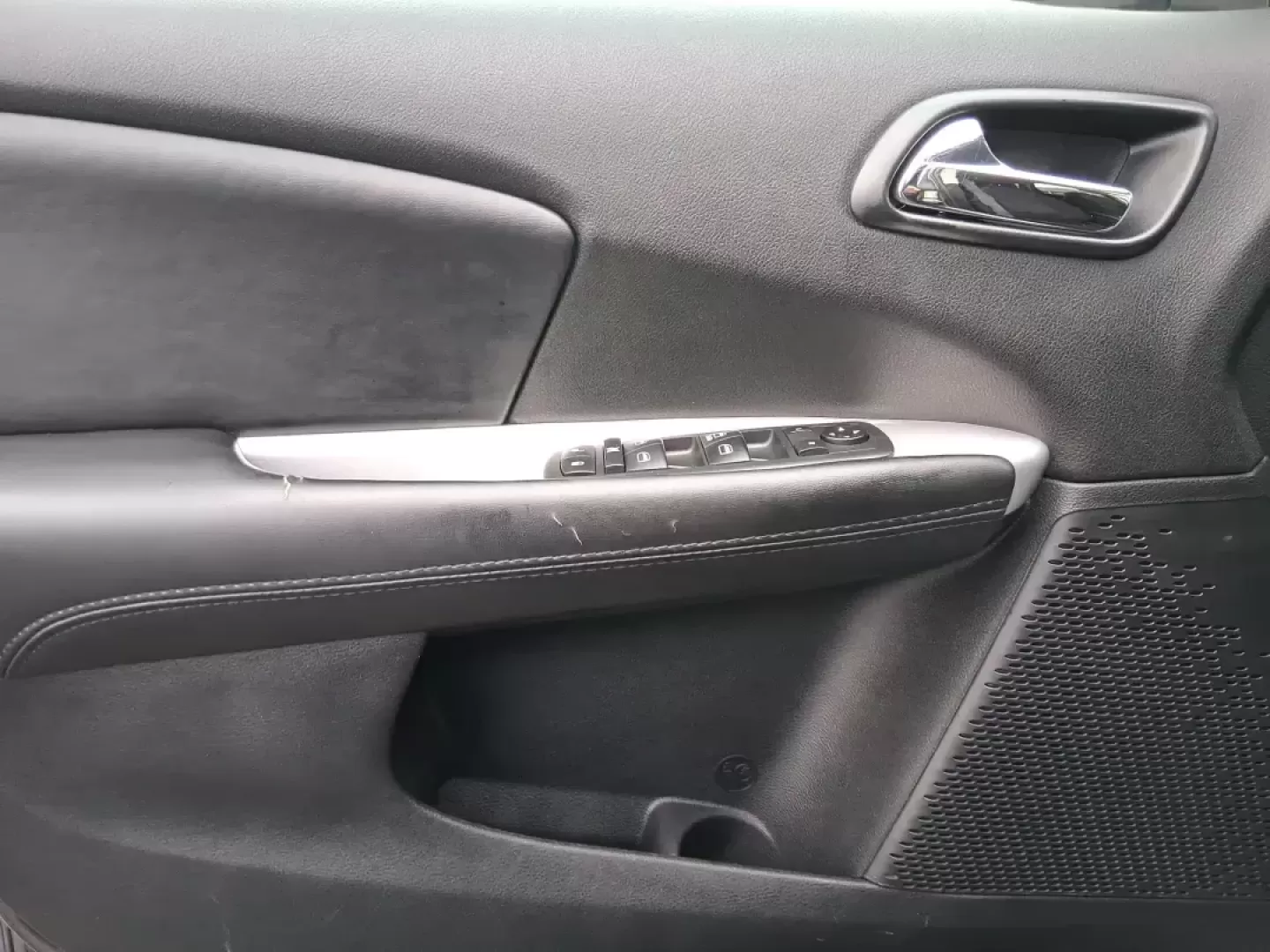 2019 Dodge Journey SE (3C4PDCBB0KT) with an 2.4L L6 DOHC 16V engine, 4A transmission, located at 1230 East Main St, Xenia, OH, 45385, (937) 908-9800, 39.688026, -83.910172 - ### Discover Your Next Adventure with the 2019 Dodge Journey SE Perfect for Growing Families!<br /> <br /> Are you looking for a reliable and spacious SUV that can accommodate your family's needs and adventures? Look no further than this 2019 Dodge Journey SE, now available at Advantage Car and Cre - Photo#18