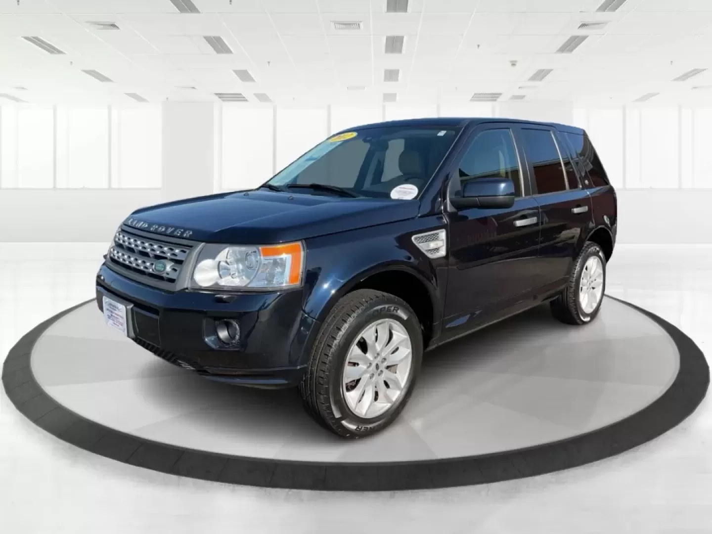 2012 Land Rover LR2 HSE (SALFR2BN8CH) with an Other engine, located at 8750 N County Rd 25A, Piqua, OH, 45356, (937) 908-9800, 40.164391, -84.232513 - **Adventure Awaits with the 2012 Land Rover LR2 HSE at Advantage Car and Credit - Piqua!**<br /> <br /> Are you ready to elevate your driving experience? Whether you're navigating the bustling streets of downtown Piqua or heading out for a weekend adventure in the stunning Ohio countryside, the 2012 - Photo#8