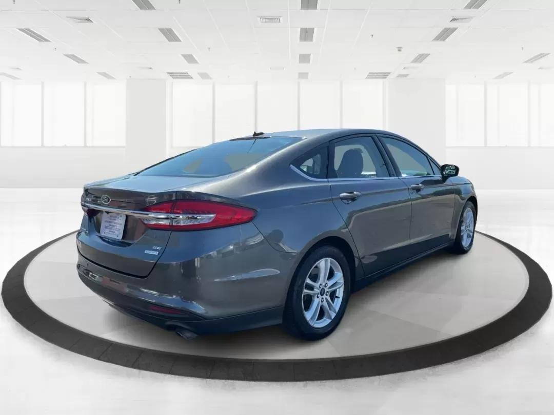 2018 Ford Fusion SE (3FA6P0HD3JR) with an Other engine, located at 401 Woodman Dr, Riverside, OH, 45431, (937) 908-9800, 39.760899, -84.123421 - Looking for a reliable sedan that combines style, comfort, and practicality? Look no further than the 2018 Ford Fusion SE, available now at Advantage Car and Credit in Vandalia, OH! Perfect for your daily commute, family outings, or even weekend adventures, this vehicle is designed to enhance your l - Photo#2