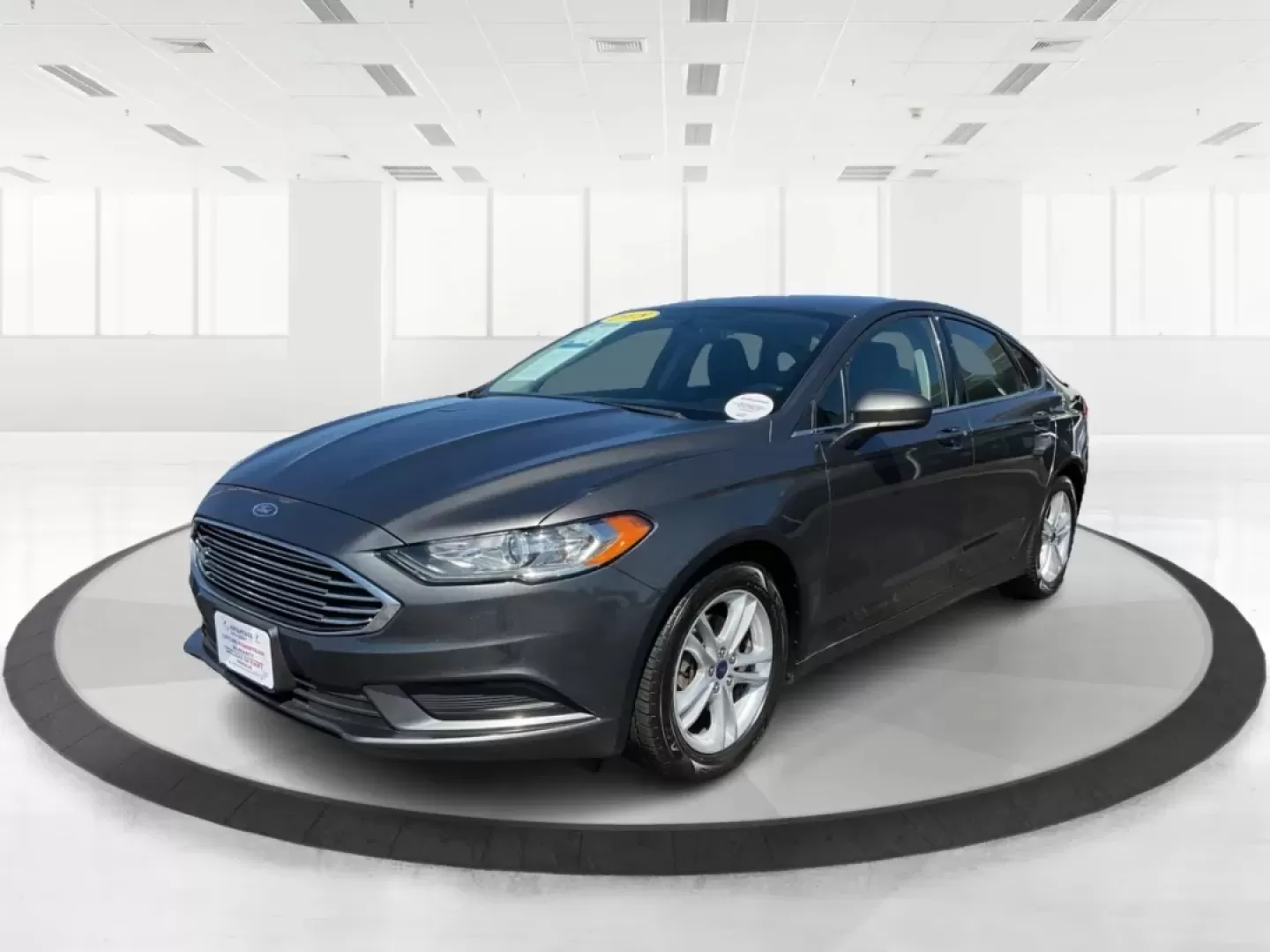 2018 Ford Fusion SE (3FA6P0HD3JR) with an Other engine, located at 401 Woodman Dr, Riverside, OH, 45431, (937) 908-9800, 39.760899, -84.123421 - Looking for a reliable sedan that combines style, comfort, and practicality? Look no further than the 2018 Ford Fusion SE, available now at Advantage Car and Credit in Vandalia, OH! Perfect for your daily commute, family outings, or even weekend adventures, this vehicle is designed to enhance your l - Photo#8
