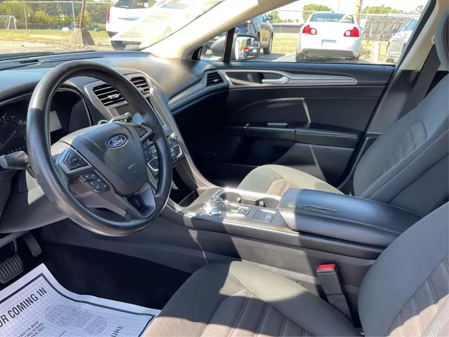 2018 Ford Fusion SE (3FA6P0HD3JR) with an Other engine, located at 401 Woodman Dr, Riverside, OH, 45431, (937) 908-9800, 39.760899, -84.123421 - Looking for a reliable sedan that combines style, comfort, and practicality? Look no further than the 2018 Ford Fusion SE, available now at Advantage Car and Credit in Vandalia, OH! Perfect for your daily commute, family outings, or even weekend adventures, this vehicle is designed to enhance your l - Photo#9