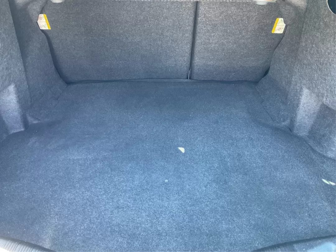 2018 Ford Fusion SE (3FA6P0HD3JR) with an Other engine, located at 401 Woodman Dr, Riverside, OH, 45431, (937) 908-9800, 39.760899, -84.123421 - Looking for a reliable sedan that combines style, comfort, and practicality? Look no further than the 2018 Ford Fusion SE, available now at Advantage Car and Credit in Vandalia, OH! Perfect for your daily commute, family outings, or even weekend adventures, this vehicle is designed to enhance your l - Photo#12