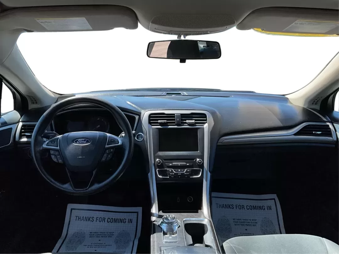 2018 Ford Fusion SE (3FA6P0HD3JR) with an Other engine, located at 401 Woodman Dr, Riverside, OH, 45431, (937) 908-9800, 39.760899, -84.123421 - Looking for a reliable sedan that combines style, comfort, and practicality? Look no further than the 2018 Ford Fusion SE, available now at Advantage Car and Credit in Vandalia, OH! Perfect for your daily commute, family outings, or even weekend adventures, this vehicle is designed to enhance your l - Photo#21