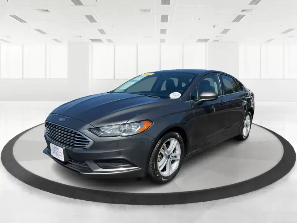 2018 Ford Fusion SE (3FA6P0HD3JR) with an 1.5L L4 DOHC 16V engine, 6A transmission, located at 1184 Kauffman Ave, Fairborn, OH, 45324, (937) 908-9800, 39.807072, -84.030914 - Looking for a reliable sedan that combines style, comfort, and practicality? Look no further than the 2018 Ford Fusion SE, available now at Advantage Car and Credit in Vandalia, OH! Perfect for your daily commute, family outings, or even weekend adventures, this vehicle is designed to enhance your l - Photo#8