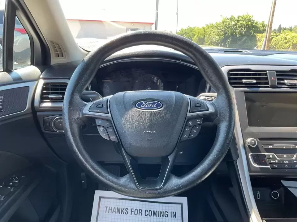2018 Ford Fusion SE (3FA6P0HD3JR) with an 1.5L L4 DOHC 16V engine, 6A transmission, located at 1184 Kauffman Ave, Fairborn, OH, 45324, (937) 908-9800, 39.807072, -84.030914 - Looking for a reliable sedan that combines style, comfort, and practicality? Look no further than the 2018 Ford Fusion SE, available now at Advantage Car and Credit in Vandalia, OH! Perfect for your daily commute, family outings, or even weekend adventures, this vehicle is designed to enhance your l - Photo#16