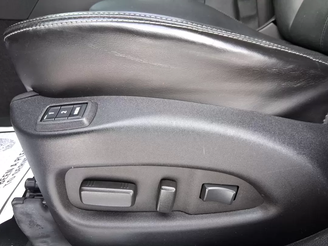 2014 Cadillac SRX Performance Collection (3GYFNCE38ES) with an 3.6L V-6 gasoline direct injection engine, 6-Speed Automatic transmission, located at 1184 Kauffman Ave, Fairborn, OH, 45324, (937) 908-9800, 39.807072, -84.030914 - **Experience Luxury and Versatility with the 2014 Cadillac SRX Performance Collection at Advantage Car and Credit - Riverside!**<br /> <br /> Are you in search of a vehicle that accommodates both your daily commutes and weekend adventures while ensuring you travel in style? Look no further than the - Photo#18