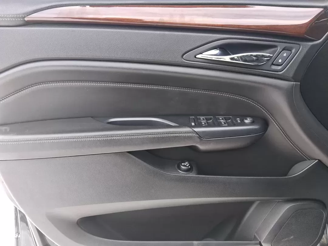 2014 Cadillac SRX Performance Collection (3GYFNCE38ES) with an 3.6L V-6 gasoline direct injection engine, 6-Speed Automatic transmission, located at 1184 Kauffman Ave, Fairborn, OH, 45324, (937) 908-9800, 39.807072, -84.030914 - **Experience Luxury and Versatility with the 2014 Cadillac SRX Performance Collection at Advantage Car and Credit - Riverside!**<br /> <br /> Are you in search of a vehicle that accommodates both your daily commutes and weekend adventures while ensuring you travel in style? Look no further than the - Photo#19