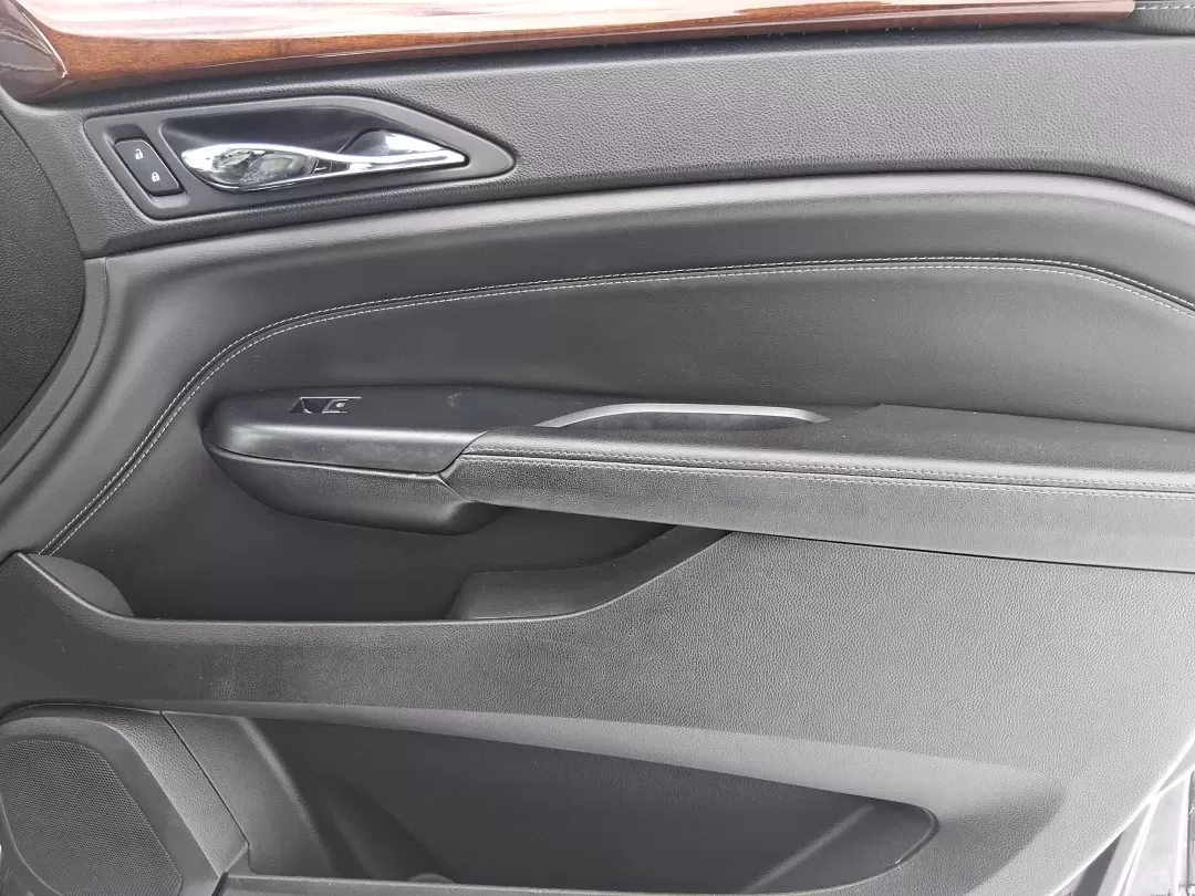 2014 Cadillac SRX Performance Collection (3GYFNCE38ES) with an 3.6L V-6 gasoline direct injection engine, 6-Speed Automatic transmission, located at 1184 Kauffman Ave, Fairborn, OH, 45324, (937) 908-9800, 39.807072, -84.030914 - **Experience Luxury and Versatility with the 2014 Cadillac SRX Performance Collection at Advantage Car and Credit - Riverside!**<br /> <br /> Are you in search of a vehicle that accommodates both your daily commutes and weekend adventures while ensuring you travel in style? Look no further than the - Photo#20