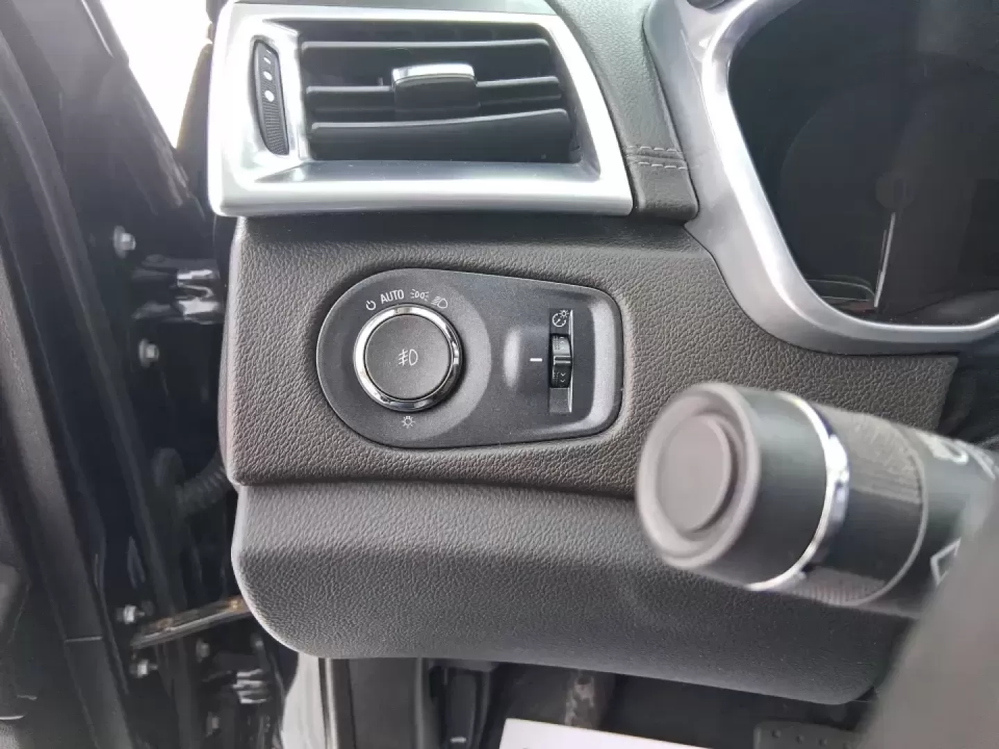 2014 Cadillac SRX Performance Collection (3GYFNCE38ES) with an 3.6L V-6 gasoline direct injection engine, 6-Speed Automatic transmission, located at 1099 N County Rd 25A , Troy, OH, 45373, (937) 908-9800, 40.057079, -84.212883 - **Experience Luxury and Versatility with the 2014 Cadillac SRX Performance Collection at Advantage Car and Credit - Riverside!**<br /> <br /> Are you in search of a vehicle that accommodates both your daily commutes and weekend adventures while ensuring you travel in style? Look no further than the - Photo#17