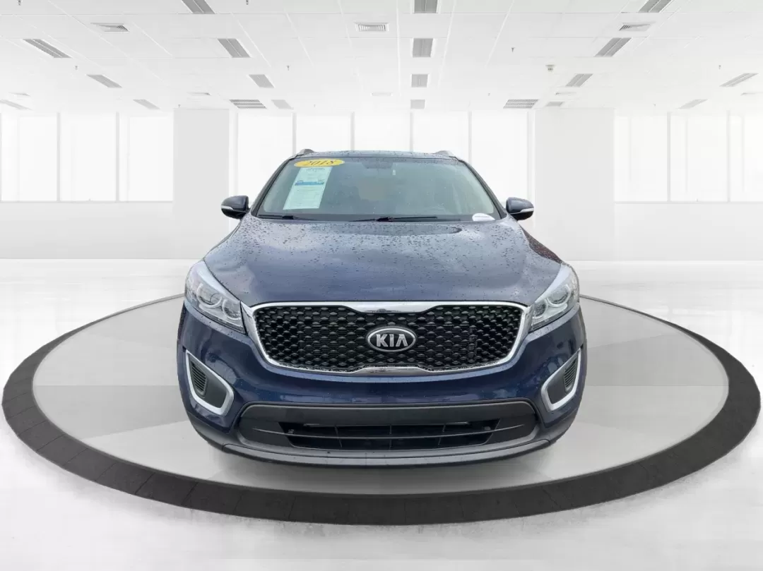 2018 Kia Sorento 2.4L LX (5XYPGDA30JG) with an 2.4L I-4 gasoline direct injection engine, located at 1230 East Main St, Xenia, OH, 45385, (937) 908-9800, 39.688026, -83.910172 - **Explore the Open Road in Style with the 2018 Kia Sorento - Perfect for Every Family Adventure!**<br /> <br /> Are you ready for your next family road trip or weekend getaway? The 2018 Kia Sorento is the SUV that will elevate your lifestyle and ensure every journey is memorable. With its spacious i - Photo#7